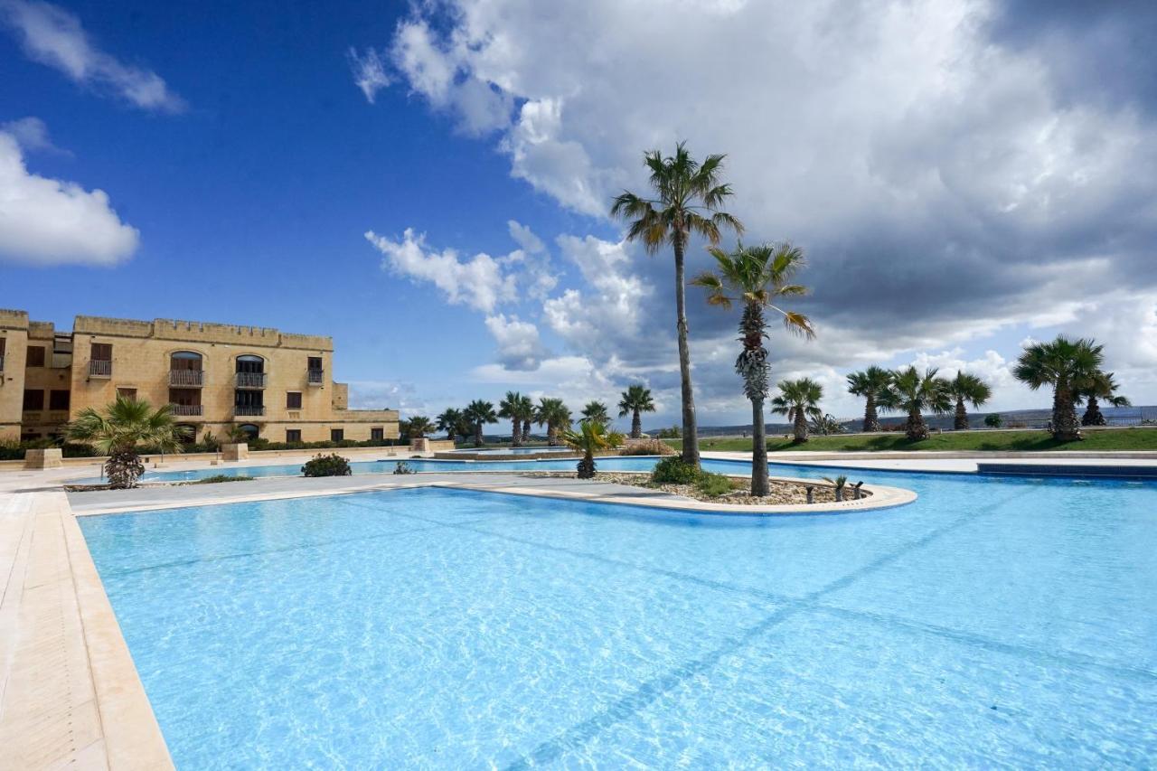 Getawaynpetto Private Duplex Maisonette With Jacuzzi Hot Tub Mgarr Exterior foto