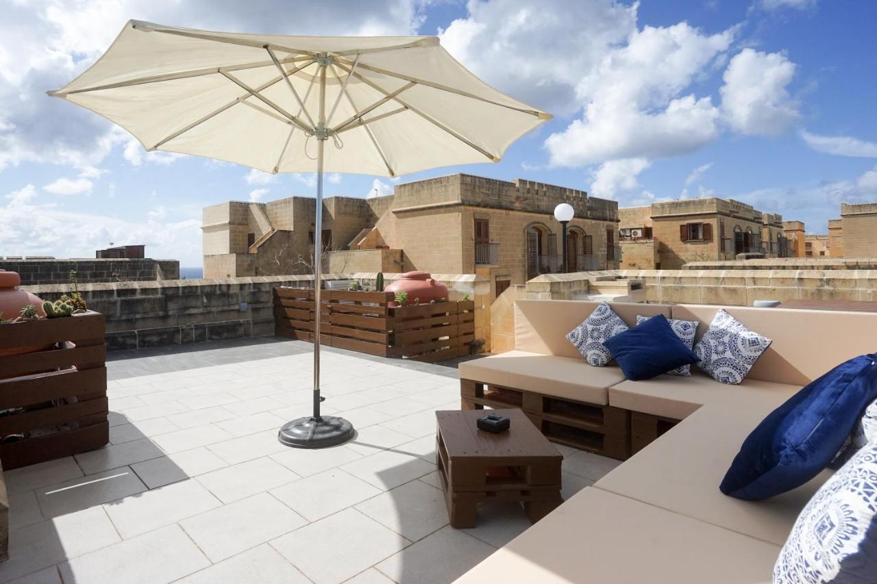 Getawaynpetto Private Duplex Maisonette With Jacuzzi Hot Tub Mgarr Exterior foto