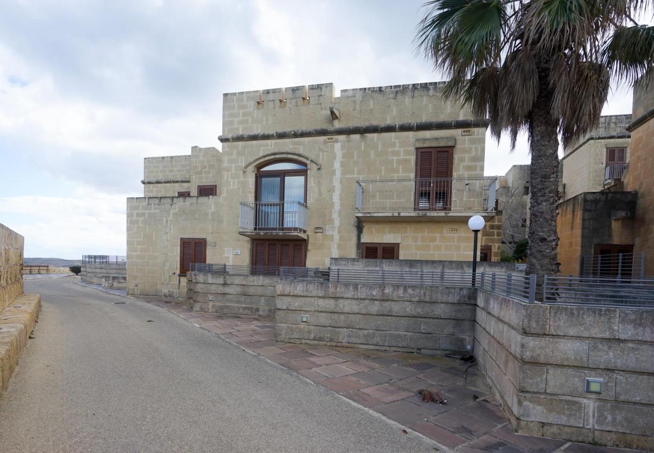 Getawaynpetto Private Duplex Maisonette With Jacuzzi Hot Tub Mgarr Exterior foto
