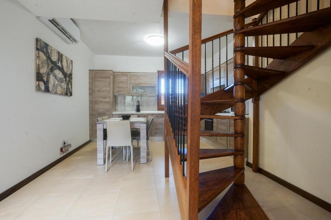Getawaynpetto Private Duplex Maisonette With Jacuzzi Hot Tub Mgarr Exterior foto