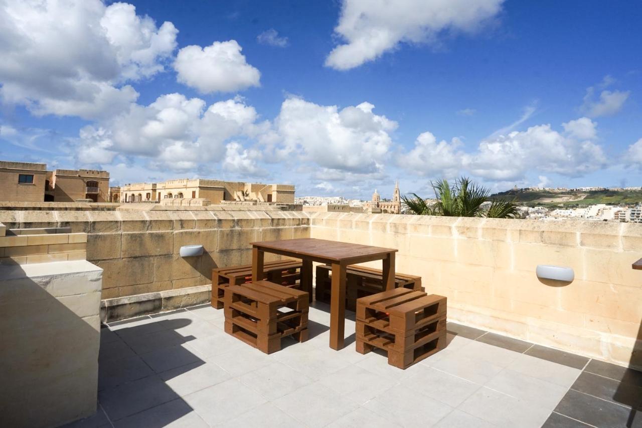 Getawaynpetto Private Duplex Maisonette With Jacuzzi Hot Tub Mgarr Exterior foto