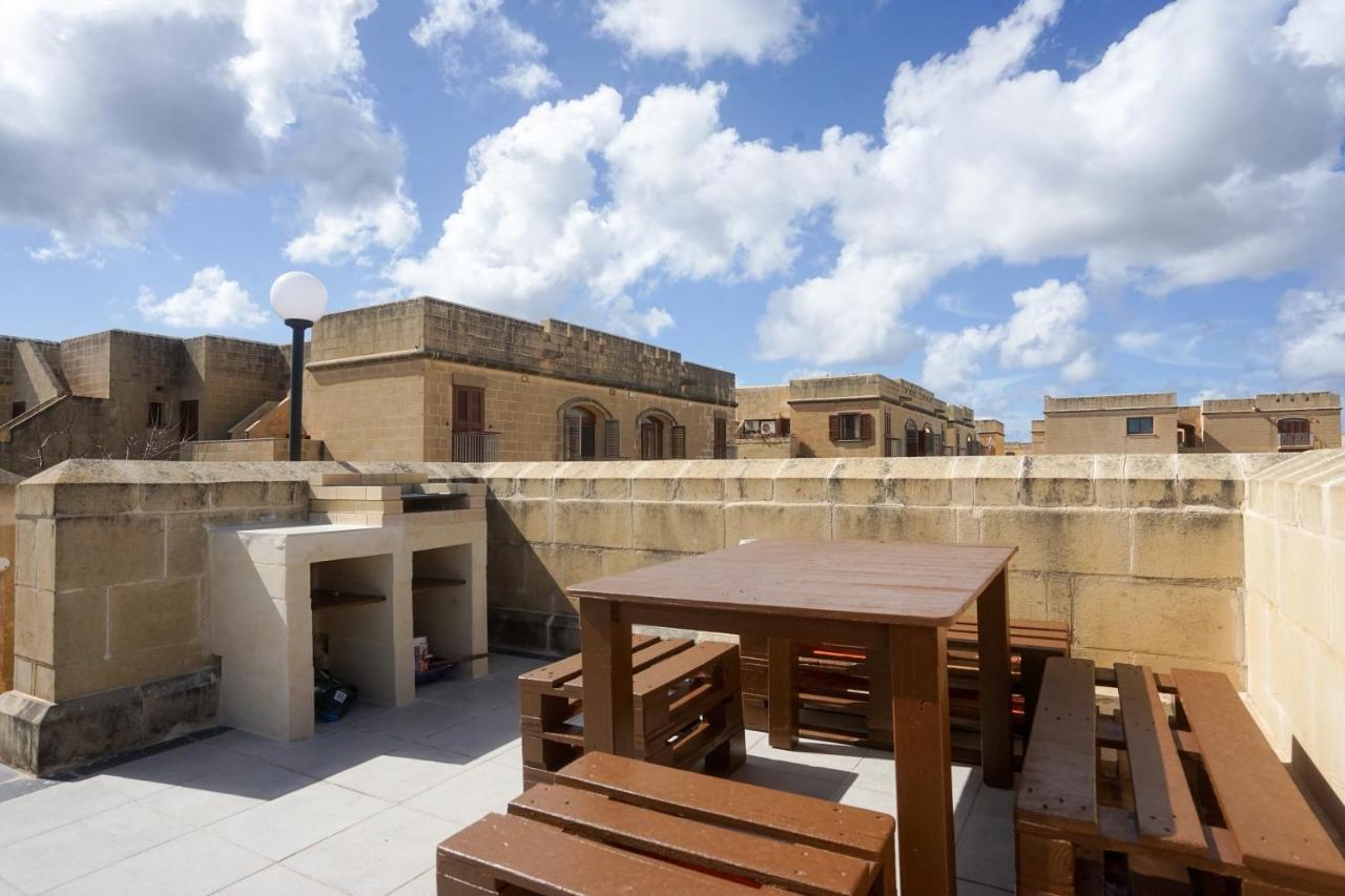 Getawaynpetto Private Duplex Maisonette With Jacuzzi Hot Tub Mgarr Exterior foto