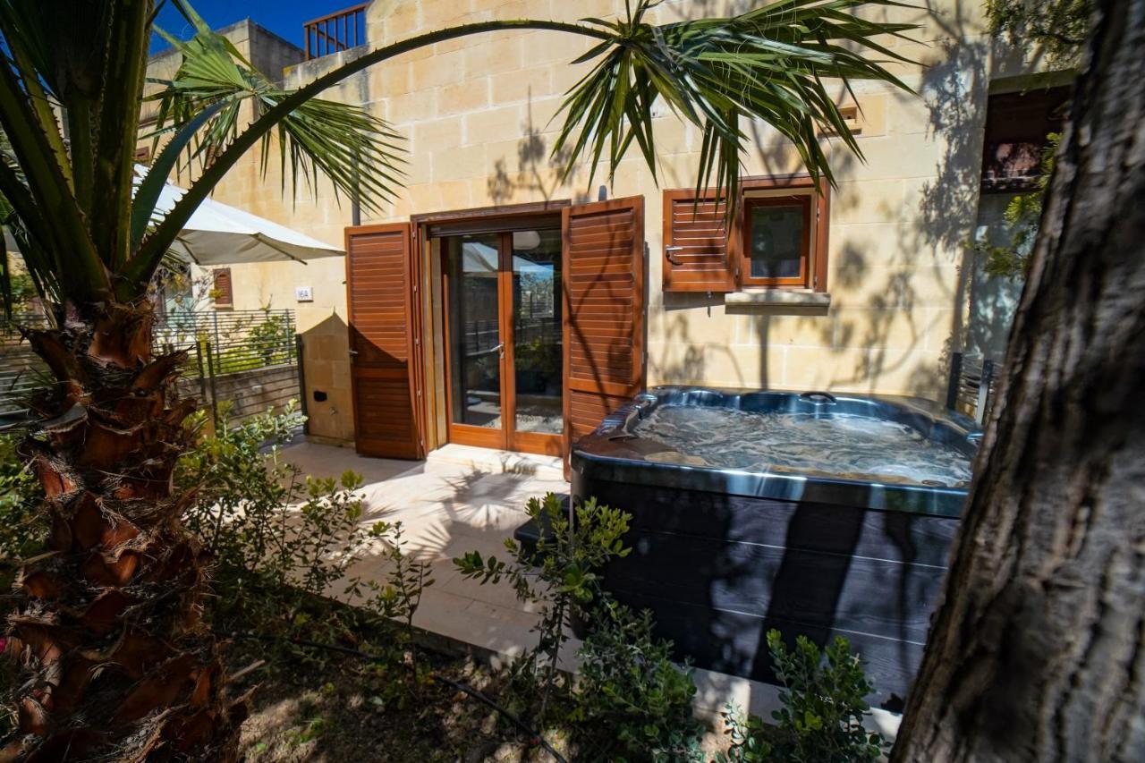 Getawaynpetto Private Duplex Maisonette With Jacuzzi Hot Tub Mgarr Exterior foto