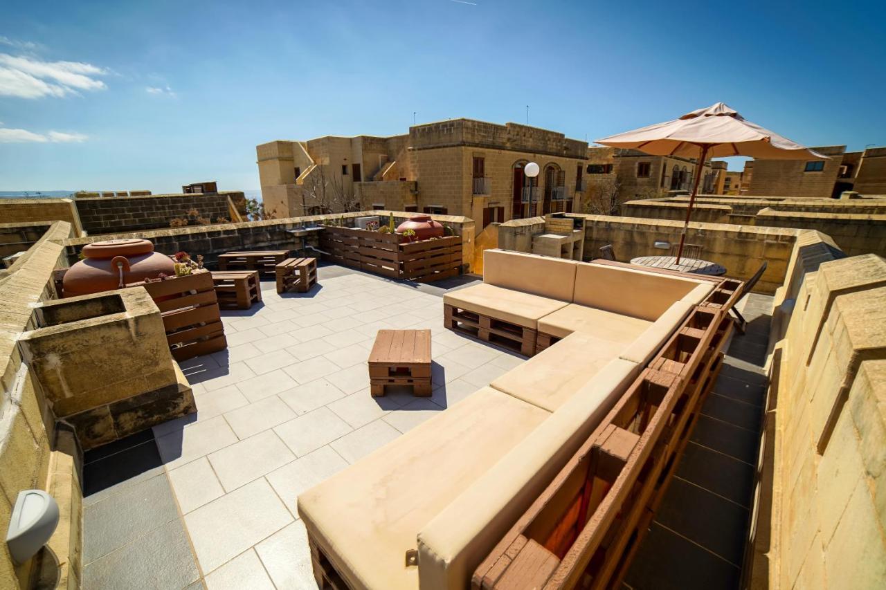 Getawaynpetto Private Duplex Maisonette With Jacuzzi Hot Tub Mgarr Exterior foto