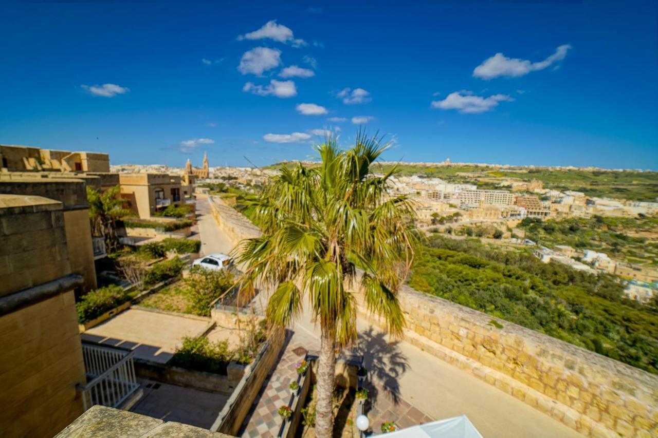 Getawaynpetto Private Duplex Maisonette With Jacuzzi Hot Tub Mgarr Exterior foto